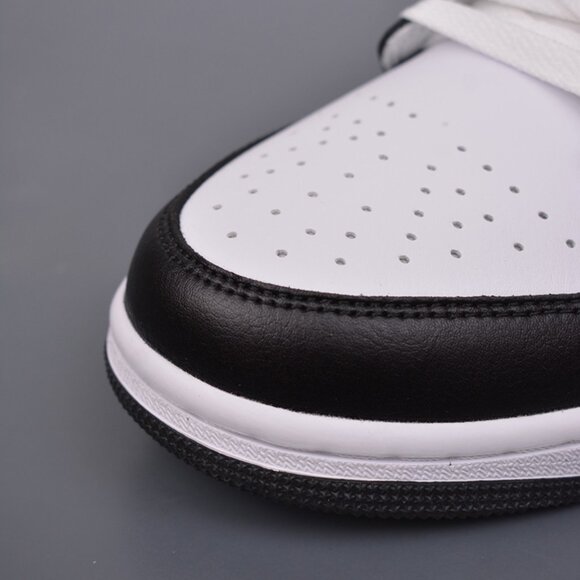 Jordan 1 Retro Low Black Toe - Picture 6 of 9